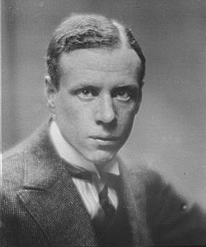 Portrait_photograph_of_Sinclair_Lewis (1).jpg