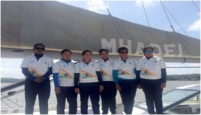 INSV_Mhadei_sails_to_Mauritius_with_all_women_crew,_2016_(2).jpg