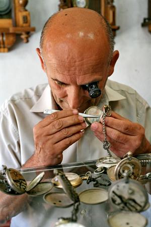 25_Gjakovë_-_Ortari-_Watchmaker.jpg