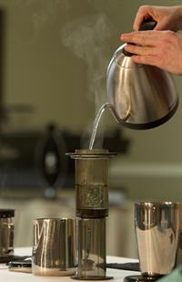 coffee-making-1169888_1920.jpg