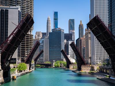 Chicago River Bridges Raised and Lifted on the Empty River -  North America Geography - Yaclass.jpg