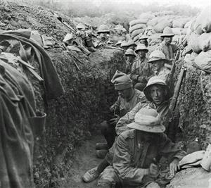 Soldiers_in_trench.jpg