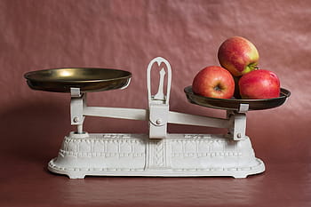horizontal-apple-weight-control-weigh-royalty-free-thumbnail.jpg