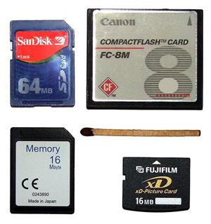564px-Flash_memory_cards_size.jpg
