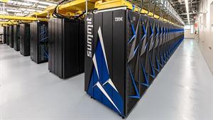 800px-Summit_Supercomputer_2018.jpg