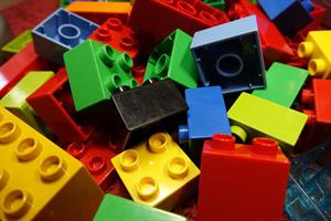 lego-blocks-2458575_1280.jpg