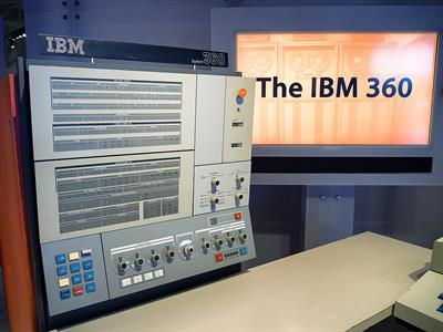1024px-IBM_System_360_ー_Computer_History_Museum_(30781538112).jpg