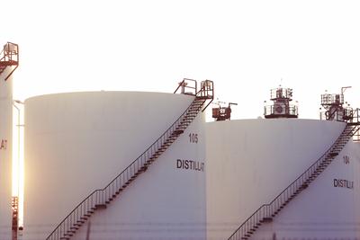 _absolutely_free_photos_original_photos_large-white-industrial-tanks-for-petrol-and-oil-5760x3840_20023.jpg