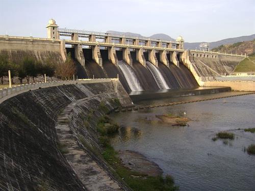 800px-Amaravathi_Dam.jpg