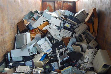 ComputerOldTechnologyEWasteGarbageScrap2049019.jpg